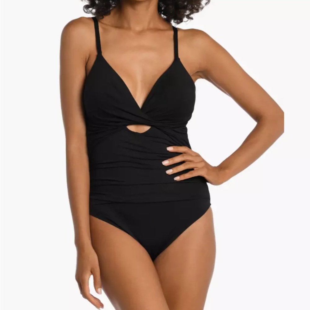 La Blanca Island Goddess Twist Keyhole Swimsuit Sz 4 Black Push Up NWOT.